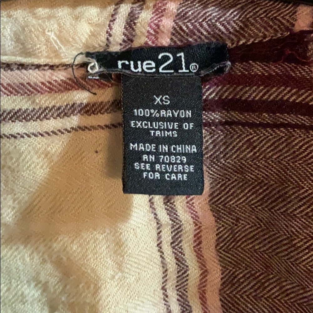 Button up - Picture 2 of 2